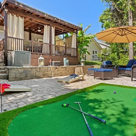 Beach Bliss Awaits! - Beach, Pools, Tiki-Deck, Arcade, Putting Green, Family Fun!